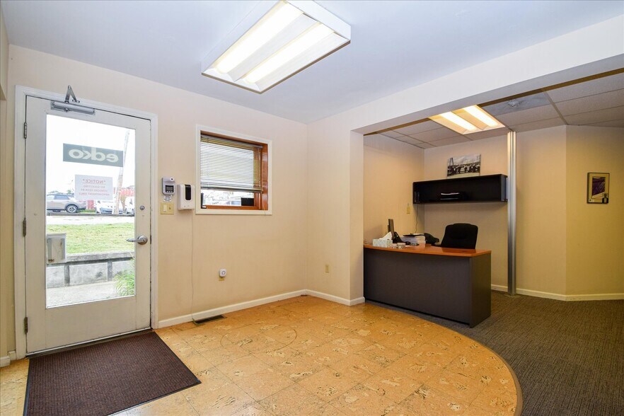 More Photos Of 2314 Patterson Ave SW, Roanoke Office For Sale