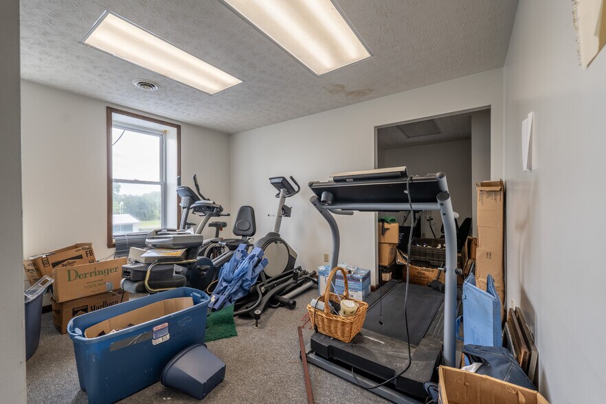 More Photos Of 24112 E 2nd St, Wellston Office For Sale