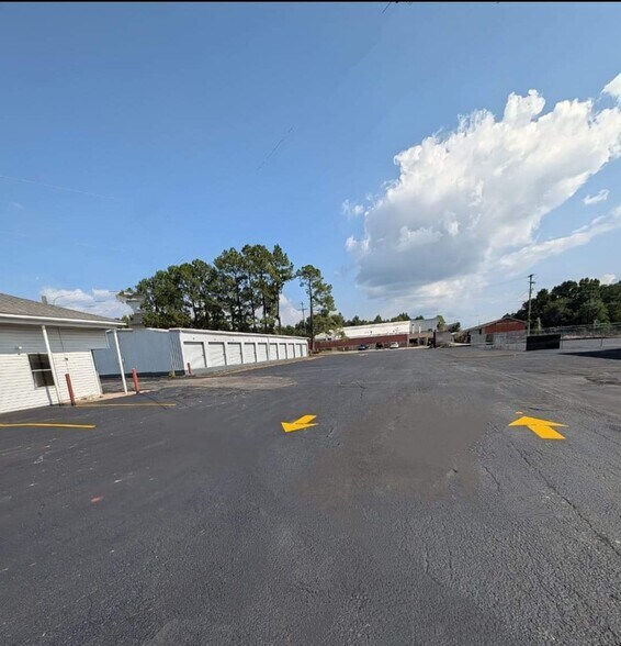 More Photos Of 123-139 Ragland Rd, Jackson Warehouse For Lease