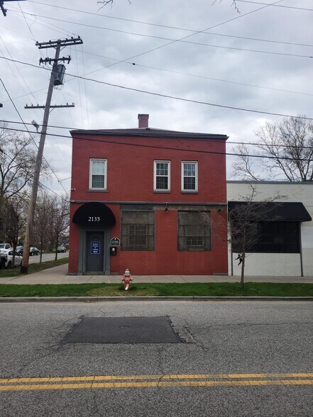 More Photos Of 2135 Columbus Rd, Cleveland Bar For Sale