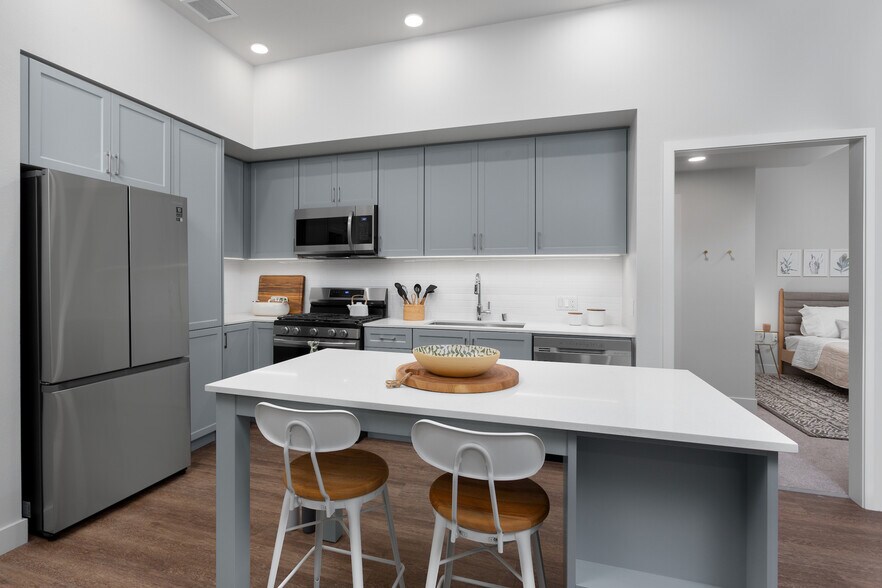 More Photos Of 185 S State College Blvd, Brea Apartments For Lease