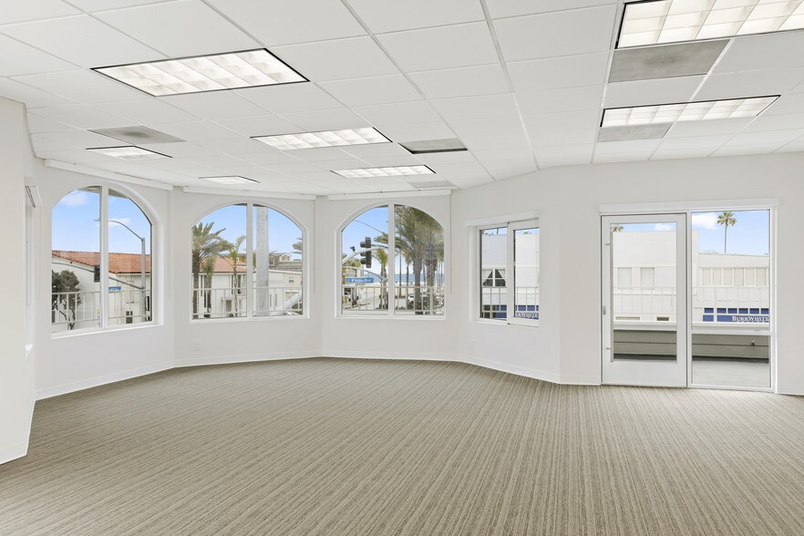 More Photos Of 1500 W Balboa Blvd, Newport Beach Storefront Retail Office For Lease