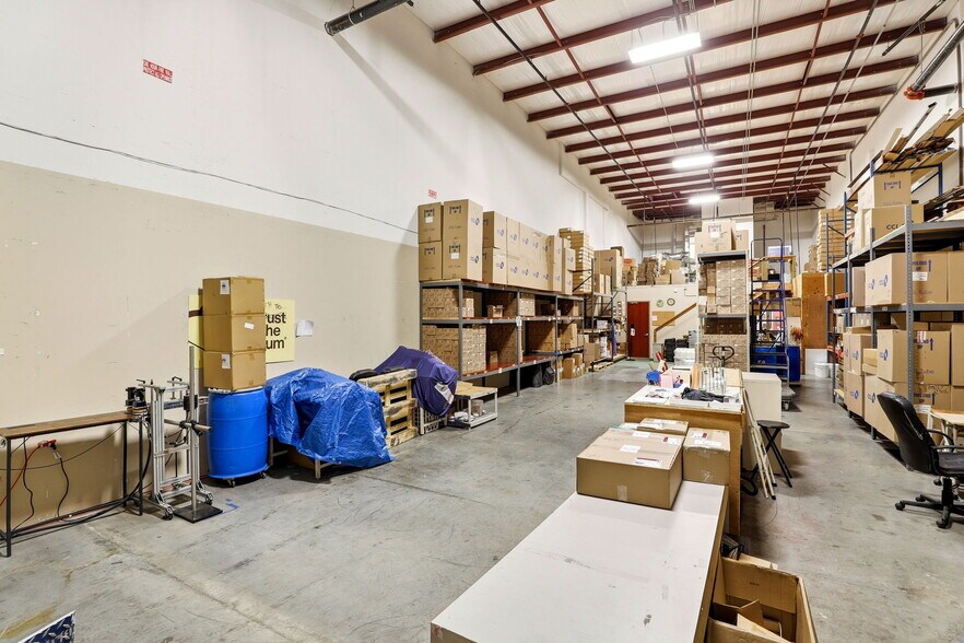 More Photos Of 6881 Kingspointe Pky, Orlando Flex For Sale