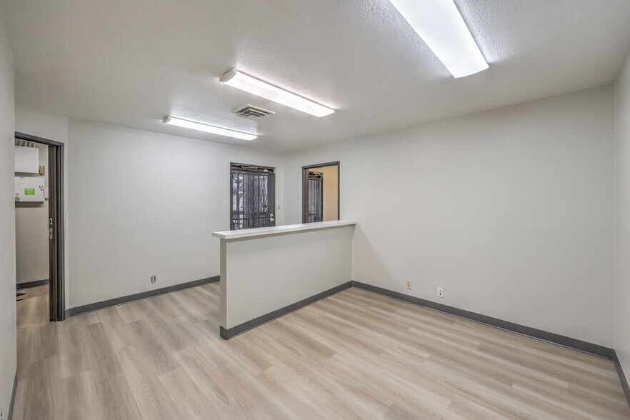 More Photos Of 3320-3340 W Wynn Rd, Las Vegas Office Residential For Lease