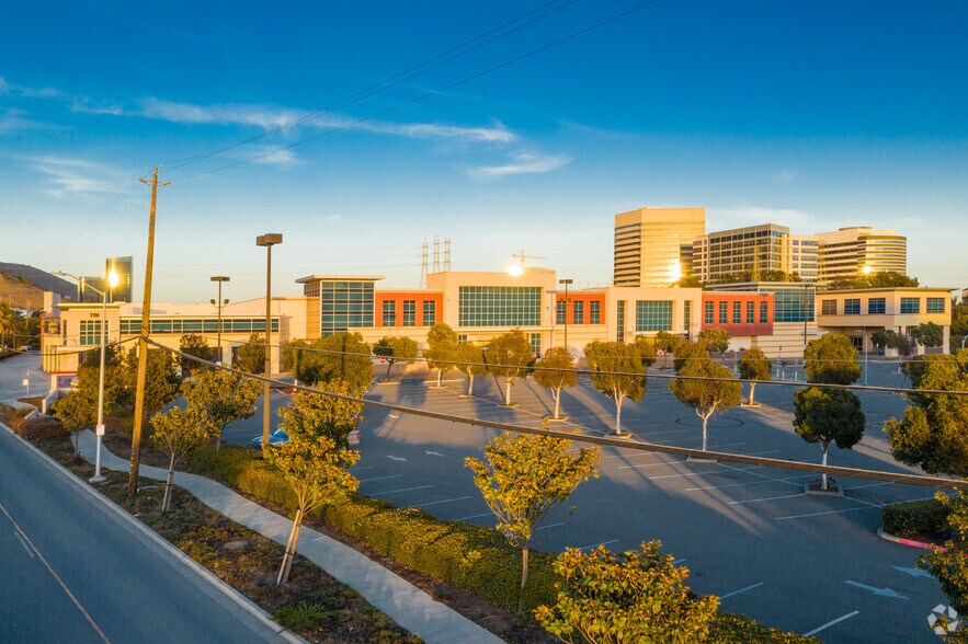Primary Photo Of 720 Dubuque Ave, South San Francisco Warehouse For Lease