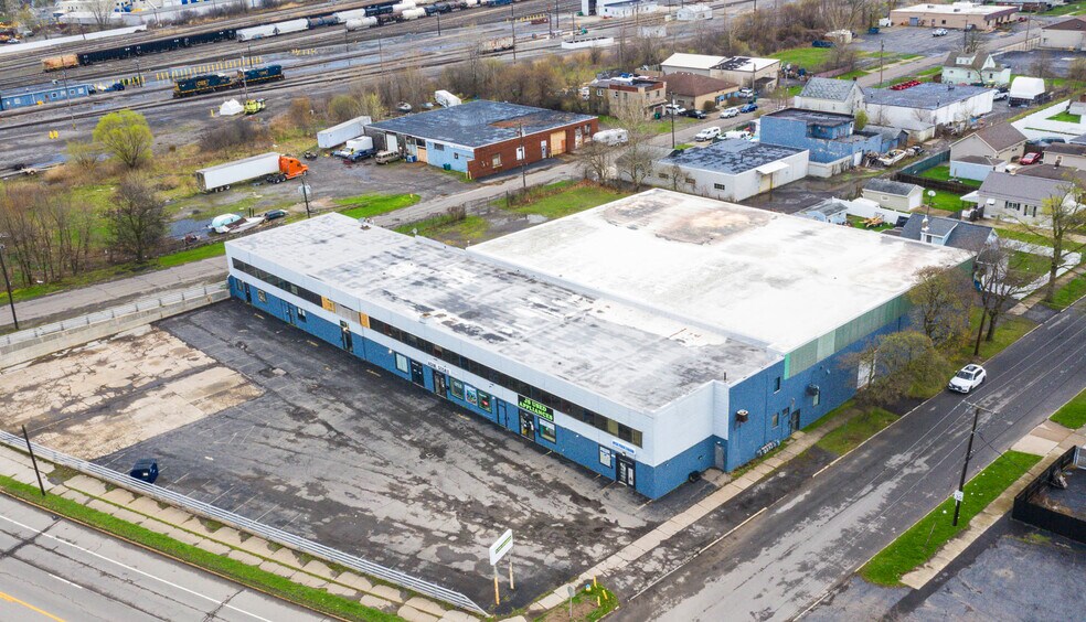 More Photos Of 2425 Hyde Park Blvd, Niagara Falls Freestanding For Sale
