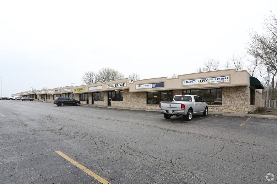 More Photos Of 1200-1216 SW East US-40 Hwy, Blue Springs Medical For Sale