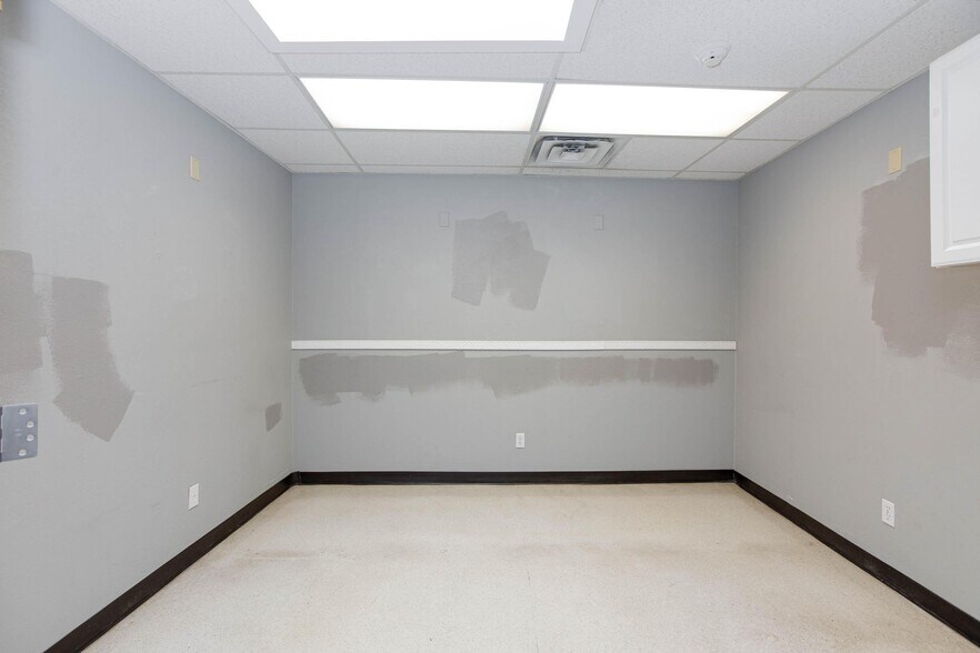 More Photos Of 872 E Sahara Ave, Las Vegas Medical For Lease