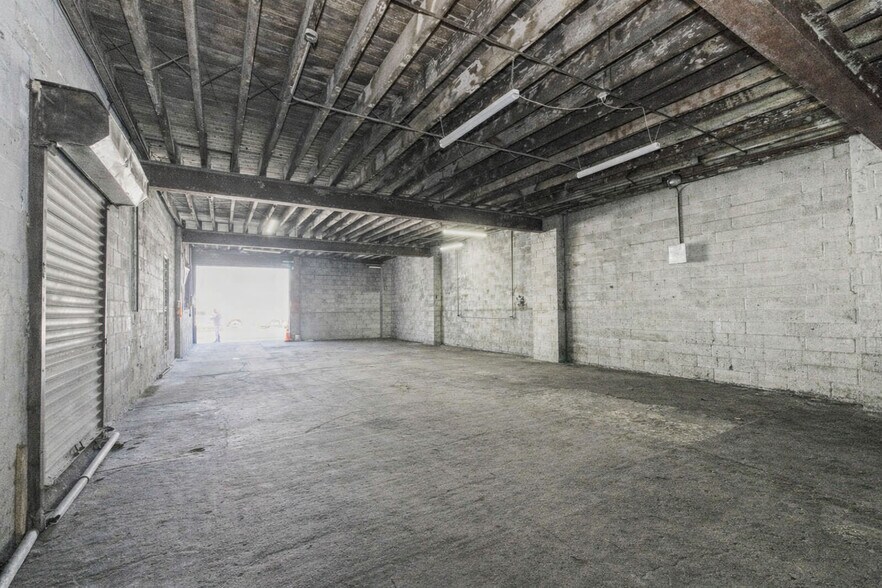 More Photos Of 961 E 51st St, Brooklyn Service For Sale