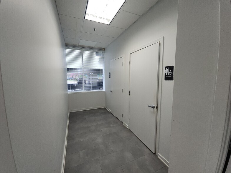 More Photos Of 333 1st St N, Jacksonville Beach Office For Lease