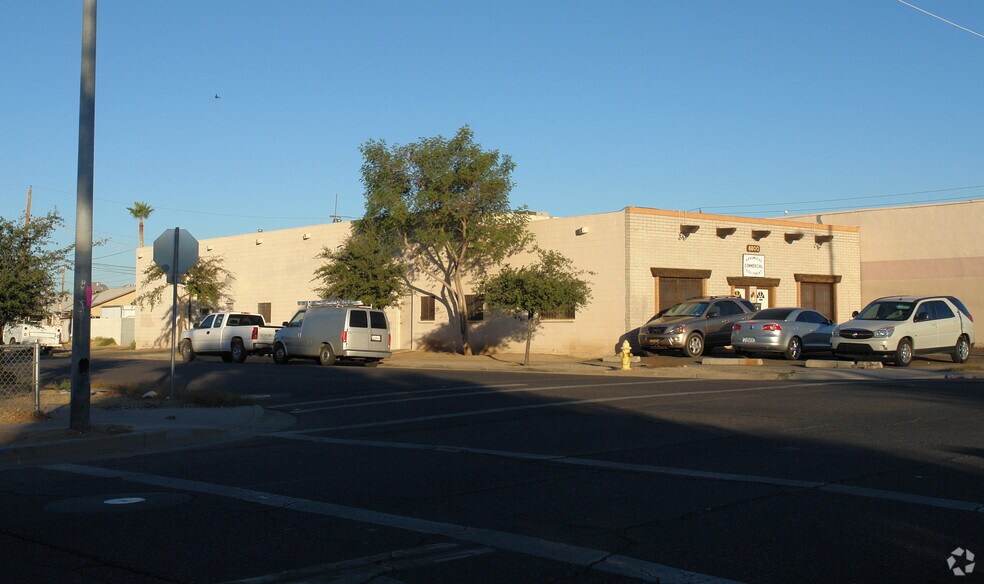 More Photos Of 6800 N 55th Ave, Glendale Light Manufacturing For Sale