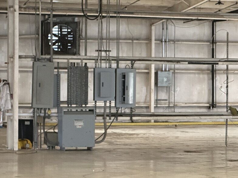 More Photos Of 625 66th Ave SW, Vero Beach Manufacturing For Sale