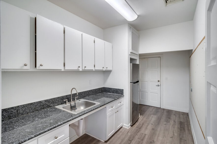 More Photos Of 1427 3rd Street Promenade, Santa Monica Storefront Retail Office For Lease