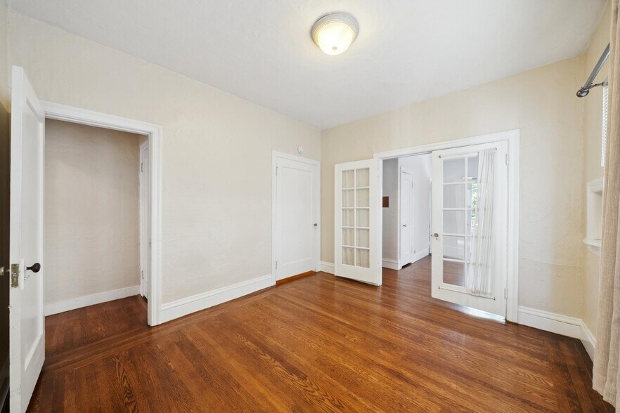 More Photos Of 309 63rd St, Oakland Apartments For Sale