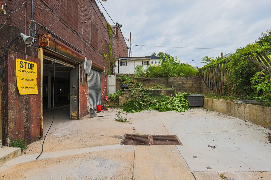 More Photos Of 6809 Belair Rd, Baltimore Freestanding For Lease