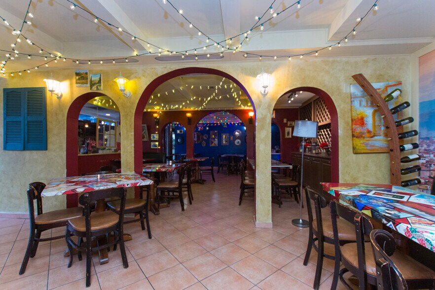 More Photos Of 11505 S Memorial Pky, Huntsville Storefront For Lease