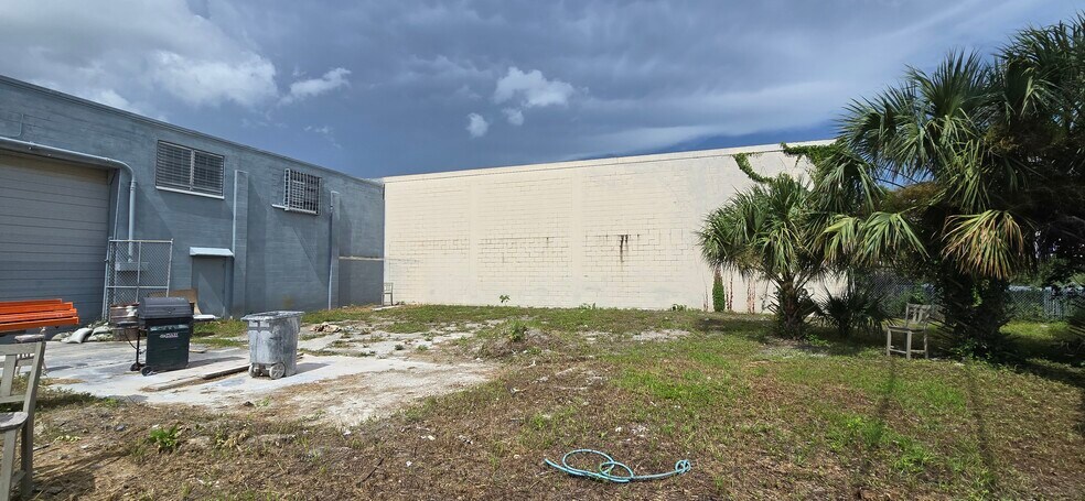 More Photos Of 310 W Grant St, Orlando Warehouse For Lease