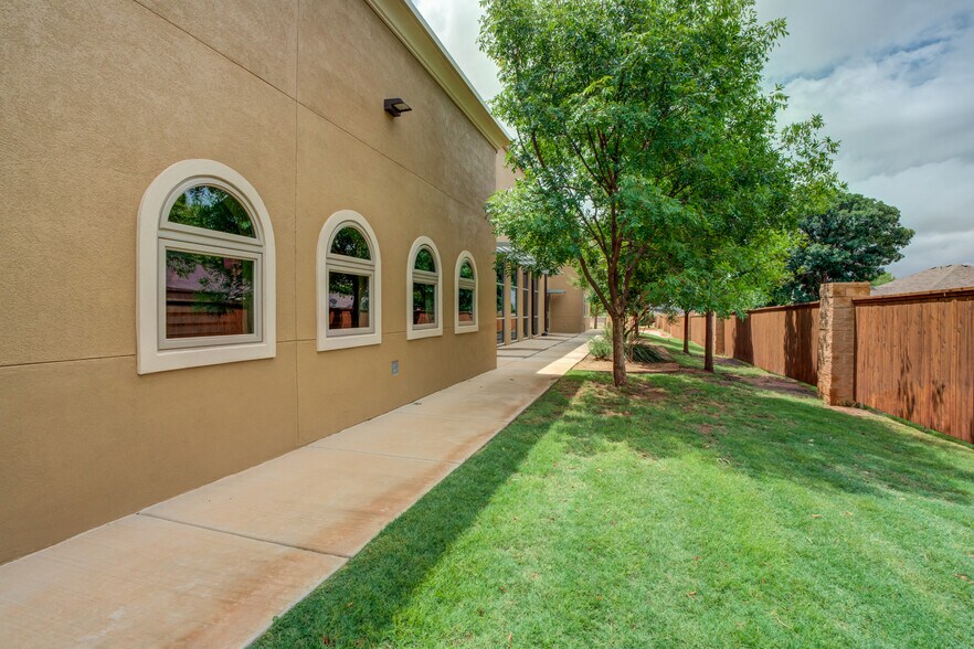More Photos Of 5241 98th St, Lubbock Office Residential For Sale