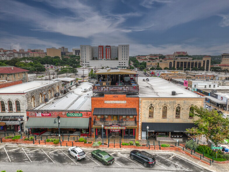 More Photos Of 139 E Hopkins St, San Marcos Bar For Sale