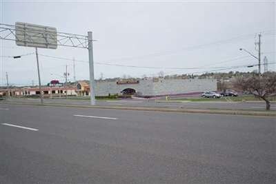 More Photos Of 3011 E Erie Blvd, Syracuse Restaurant For Lease