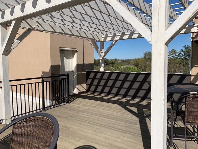 More Photos Of 301 Augusta St, Greenville Office Residential For Lease