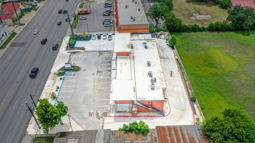More Photos Of 1427 Bandera Rd, San Antonio Storefront For Lease