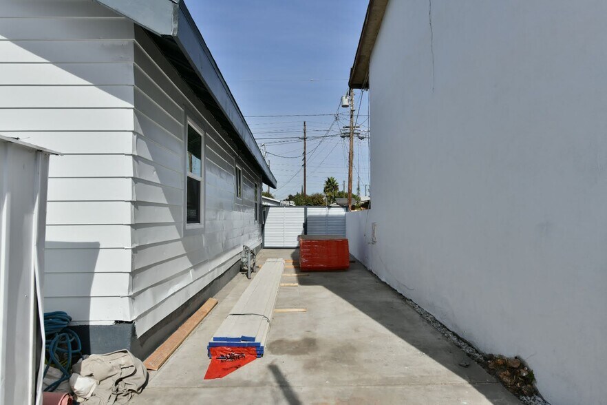 More Photos Of 6221 Corona Ave, Bell Apartments For Sale