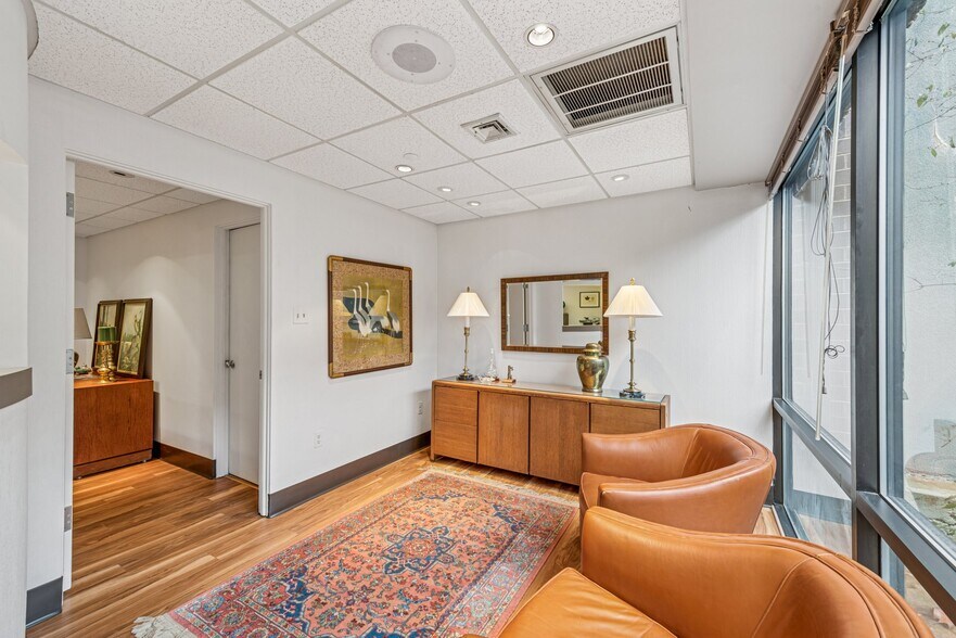 More Photos Of 750 Washington Rd, Mt Lebanon Apartments For Sale