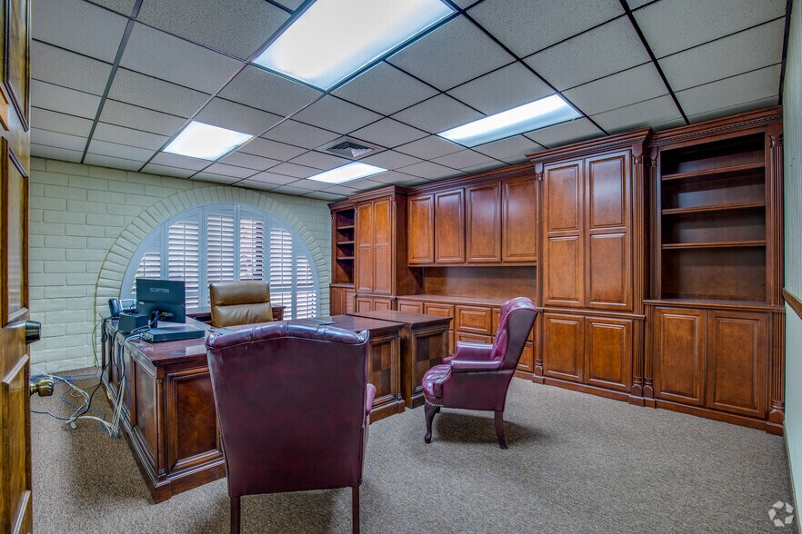 More Photos Of 601 S Rancho Dr, Las Vegas Medical For Sale