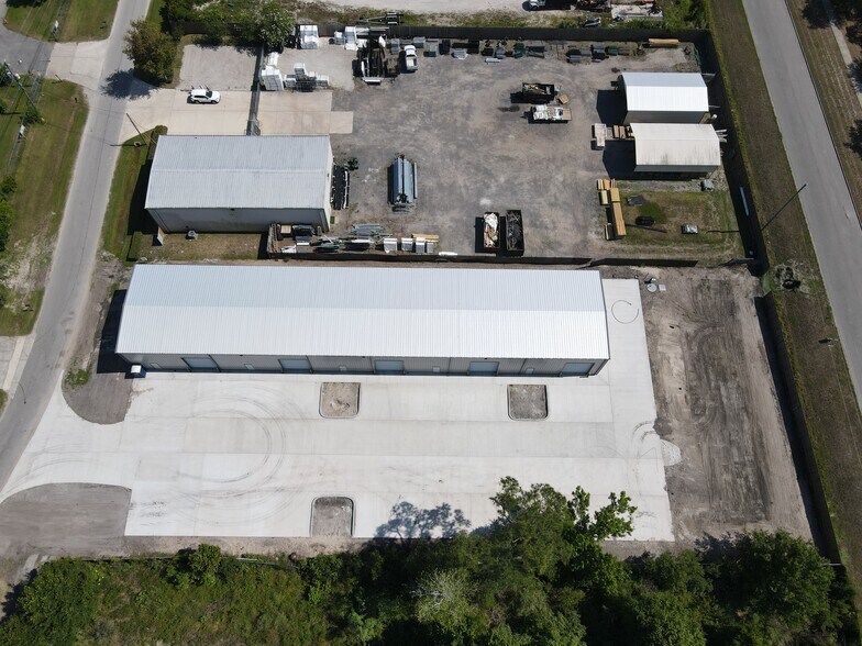More Photos Of 4945 Crescent Technical Ct, Saint Augustine Warehouse For Lease