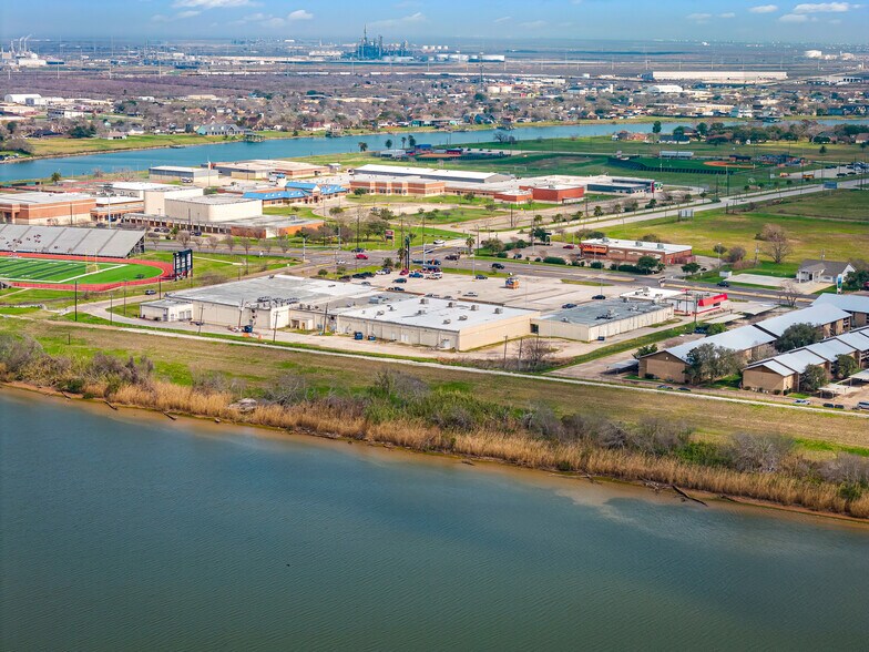 More Photos Of 301-327 S Brazosport blvd, Freeport Land For Lease