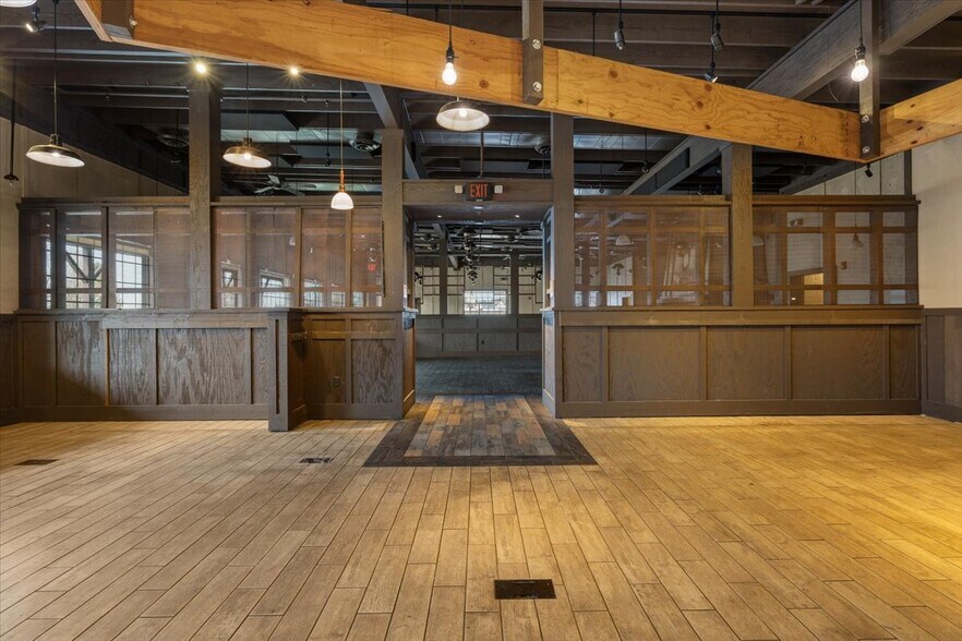 More Photos Of 1445 Center Dr, Medford Restaurant For Lease