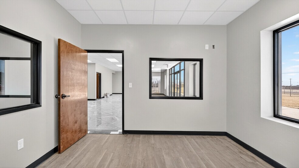 More Photos Of 16510 W Basin St, Odessa Warehouse For Sale