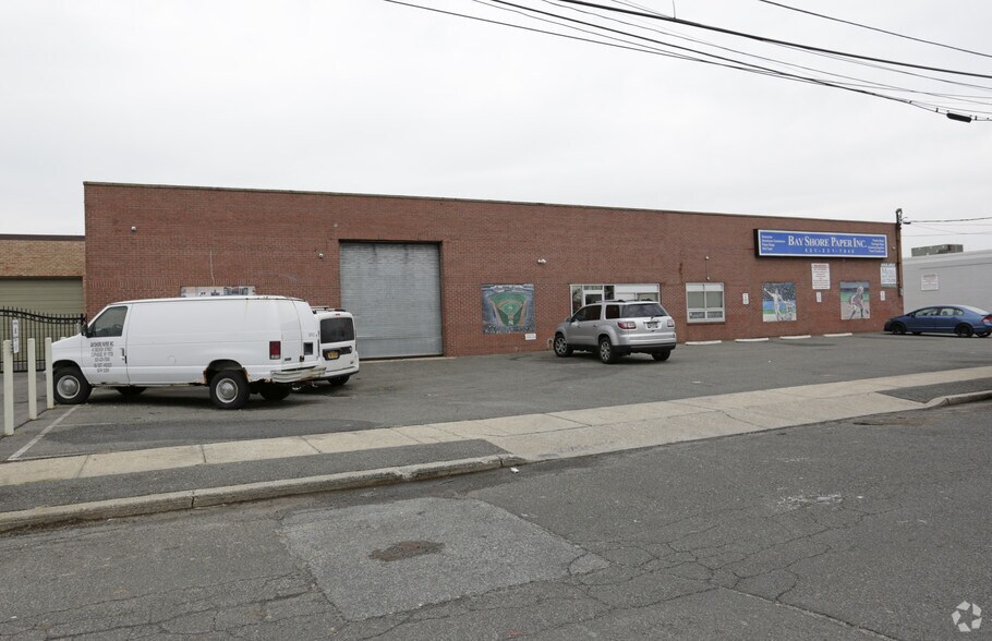 Primary Photo Of 41 Decker St, Copiague Warehouse For Sale