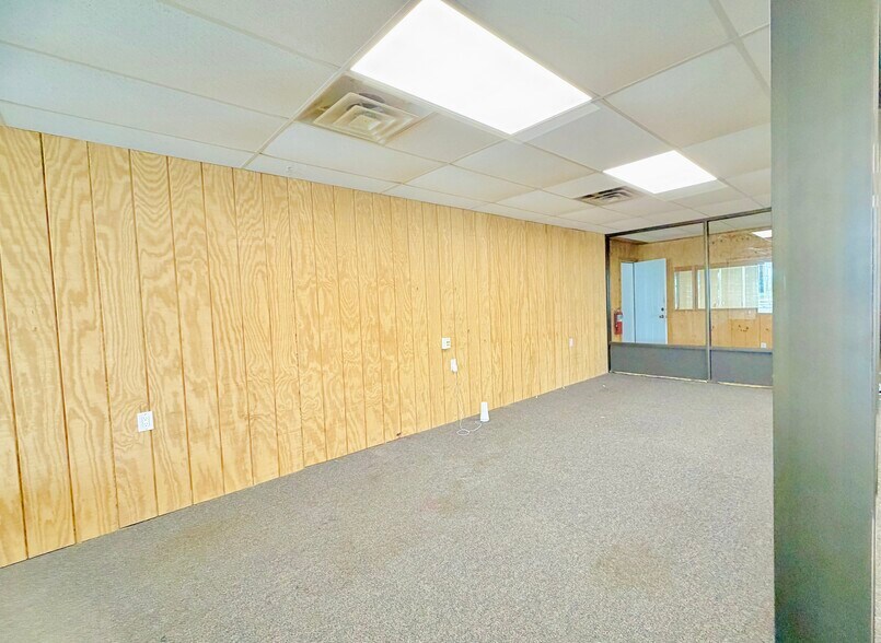 More Photos Of 3601 N Van Buren Byp, Enid Freestanding For Lease