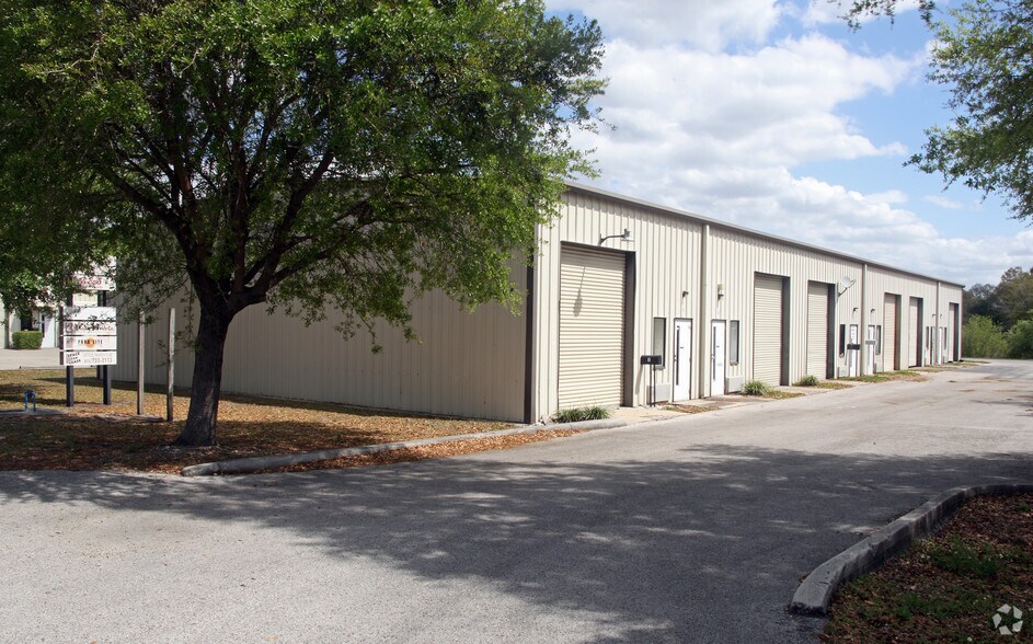 More Photos Of 808 Woodrow Wilson St, Plant City Warehouse For Lease