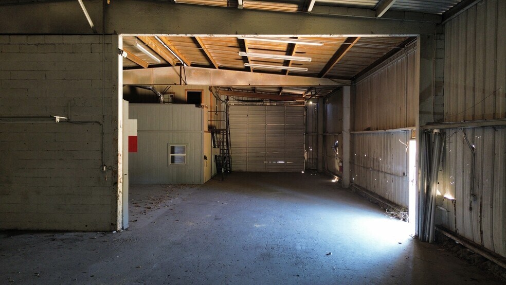 More Photos Of 4711 Turner Warnell Rd, Arlington Distribution For Sale