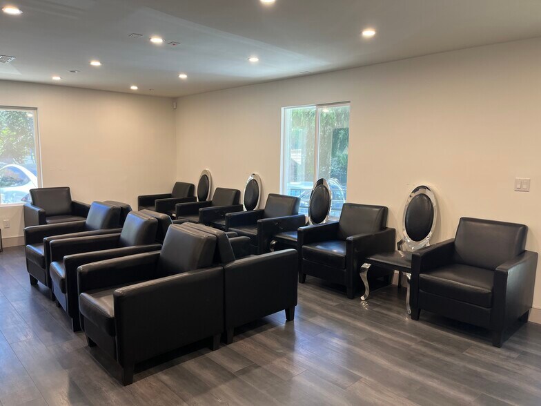 More Photos Of 17970 Sierra Hwy, Canyon Country Medical For Lease