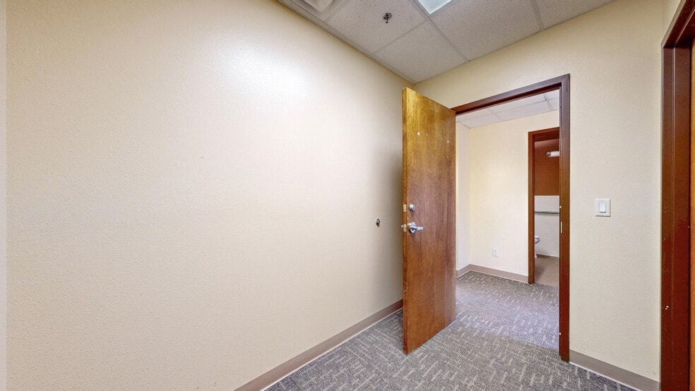 More Photos Of 231 W 67th Ct, Loveland Office For Lease