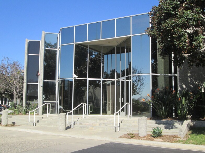 More Photos Of 2236 Rutherford Rd, Carlsbad Research And Development For Lease