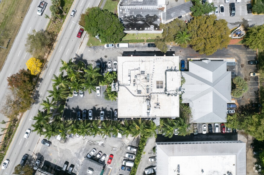 More Photos Of 14707 S Dixie Hwy, Miami Office For Lease