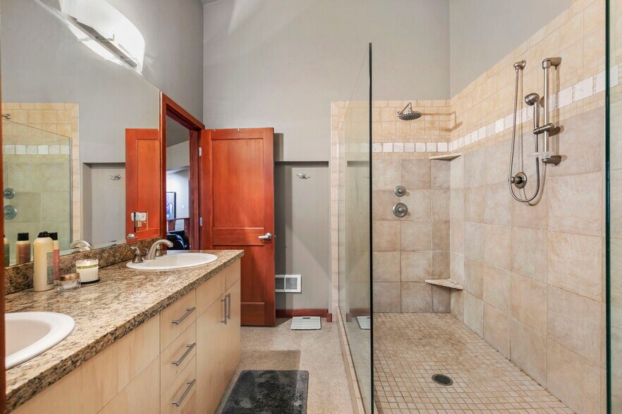 More Photos Of 3530 NE Old Belfair Hwy, Belfair Convenience Store For Sale