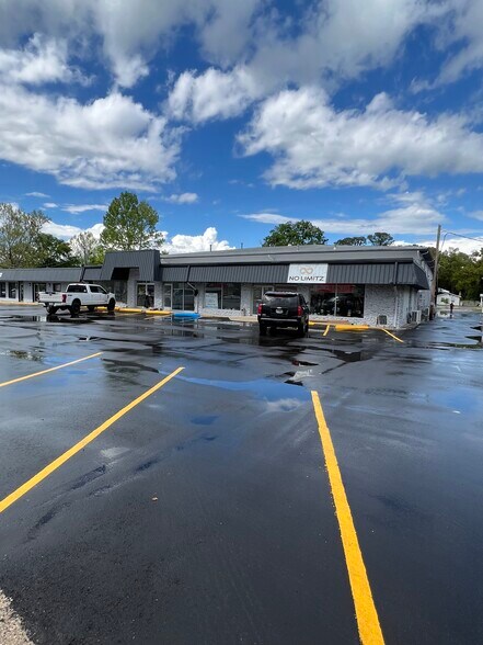 More Photos Of 411 W Madison St, Starke Storefront Retail Office For Lease