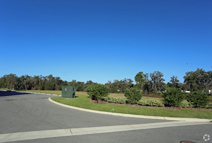 More Photos Of 201 S County Line Rd, Plant City Unknown For Lease