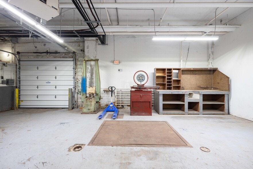 More Photos Of 1111 Bellevue St, Detroit Research And Development For Lease