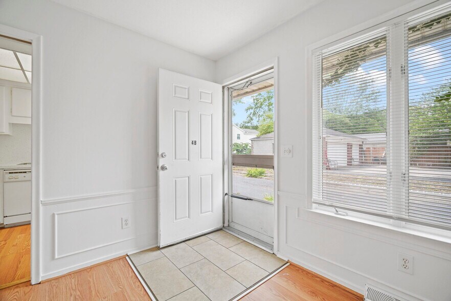 More Photos Of 4445-4455 W Sylvania Ave, Toledo Apartments For Sale