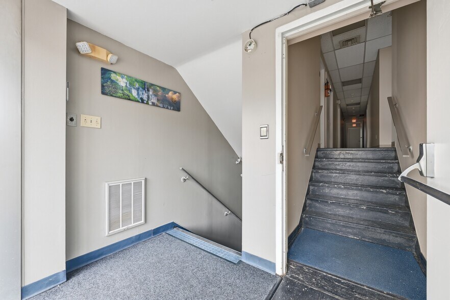 More Photos Of 55 Curtis St, New Britain Freestanding For Sale