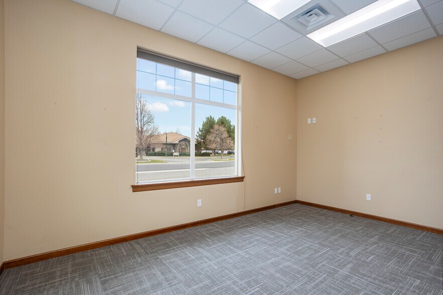 More Photos Of 501 N Quay St, Kennewick Warehouse For Lease