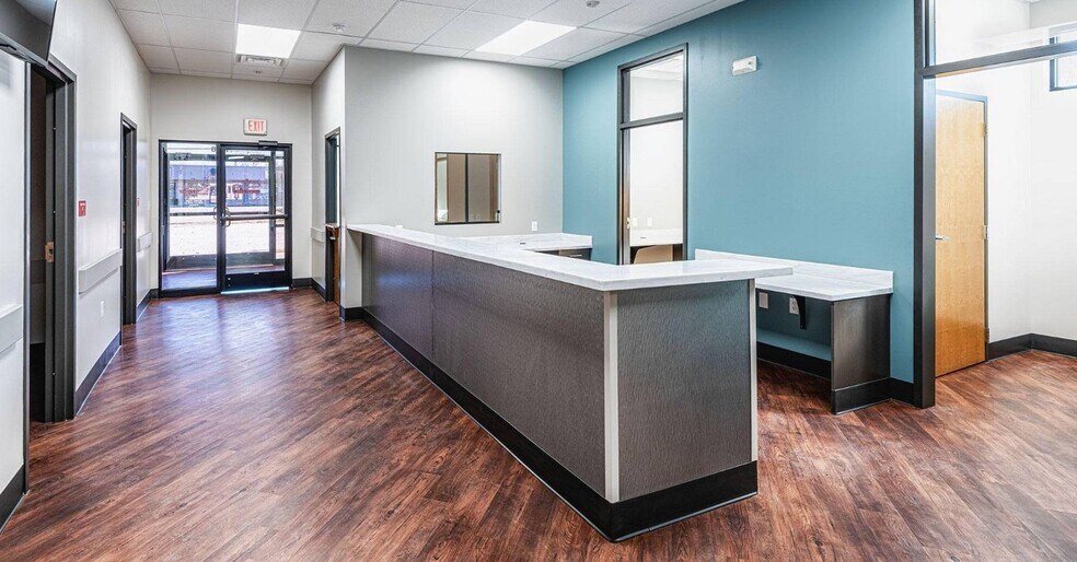 More Photos Of 361 Chelsea Xrds, Chelsea Freestanding For Lease
