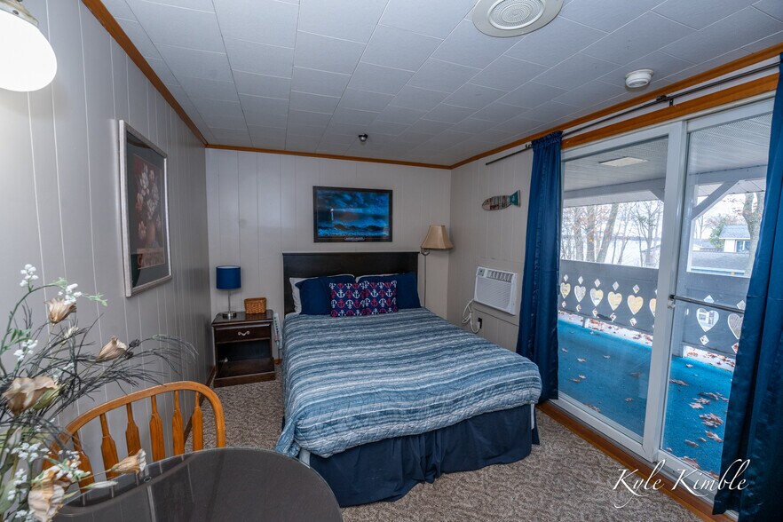 More Photos Of 104 W Houghton Lake Dr, Prudenville Hotel For Sale